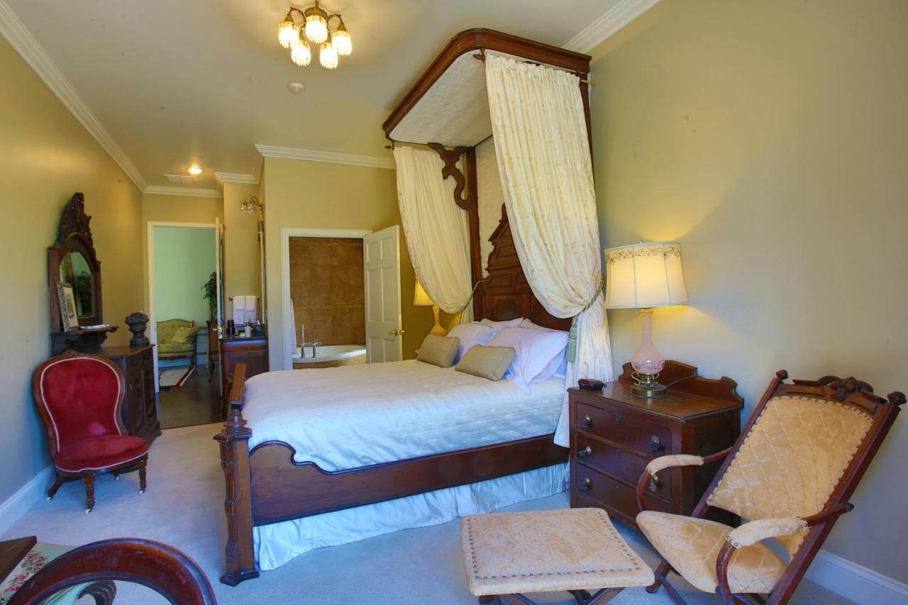 Inntiquity, A Country Inn Logansport Экстерьер фото