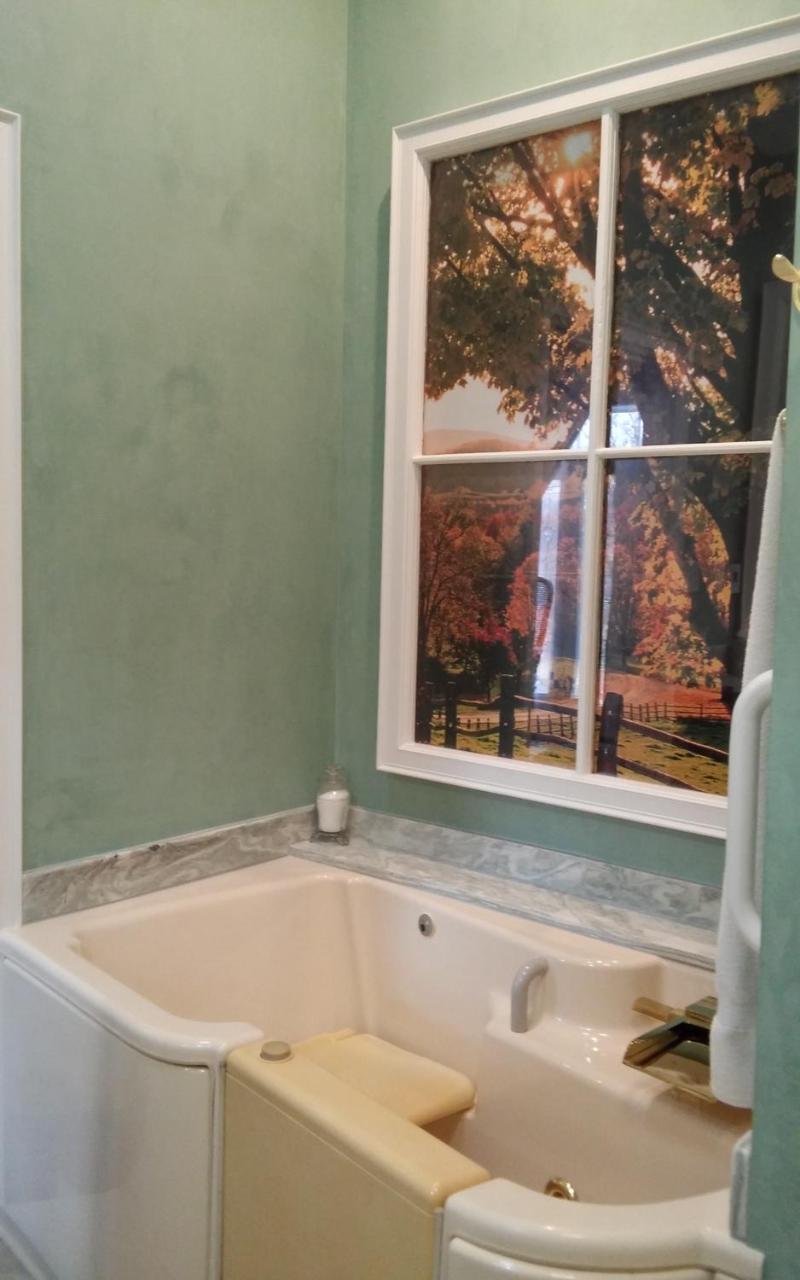 Inntiquity, A Country Inn Logansport Экстерьер фото