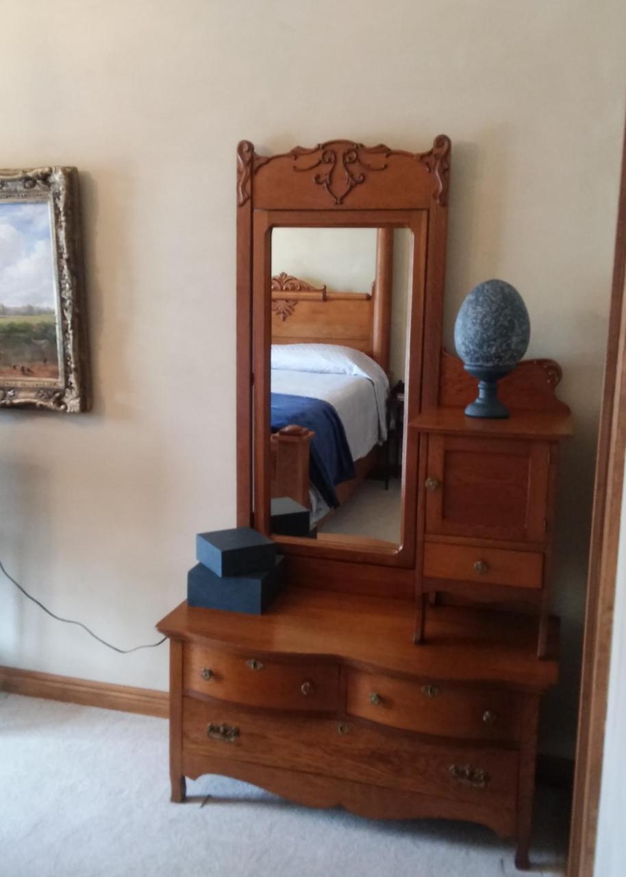 Inntiquity, A Country Inn Logansport Экстерьер фото